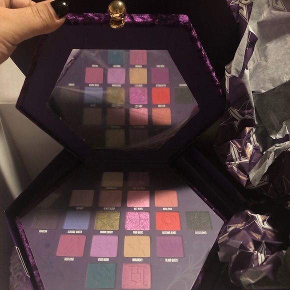 JEFFREE STAR BLOOD LUST PALETTE! ππ»ββοΈπ - Picture 7 of 8